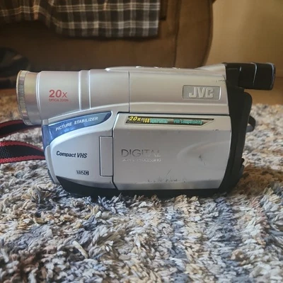 JVC Compact VHS Camcorder GR-AXM18U No Power Cord - Image 1 of 3
