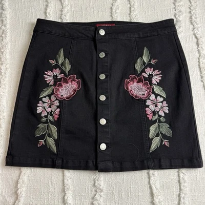 Minifalda vaquera negra bordada Guess Y2K floral boho abotonada talla M/L Foto 1 de 4