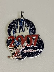 2007 Sorcerer Mickey - Sleeping Beauty's Castle Disney Pin - Picture 1 of 5