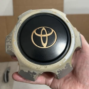 93 - 98 OEM Toyota Land Cruiser Silver Black Gold Wheel Center Cap Hub GTX 69314 - Picture 1 of 9