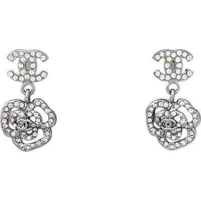 Auténticos aretes CHANEL CC logo estrás flor camelia tono plata 07A  Foto 1 de 4