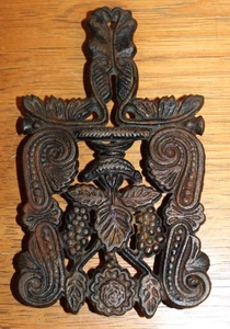 Vintage Black Trivet Cast Iron Rustic Antiqued Hot Pot Plate Holder - Picture 1 of 7