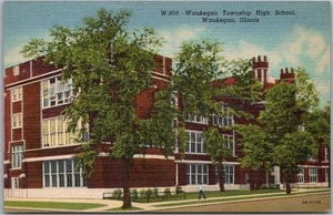 WAUKEGAN, Illinois Postcard "Township High School" Street View / Curteich Linen - Picture 1 of 2