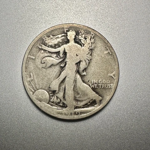 1919 WALKING LIBERTY HALF DOLLAR  NICE DETAIL   AFFORDABLE BETTER DATE  #3215 Cover
