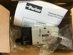 Parker EZ1VNBB549A 1/8" SS SA 3/2 NC 3-PIN 24VDC - Bild 1 von 1