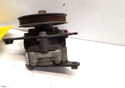 Bomba de dirección asistida Toyota Camry 1995-2001 6 cilindros OEM Foto 1 de 2