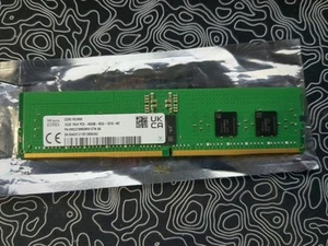 Module de mémoire serveur Hynix HMCG78MEBRA107N 16 Go 1Rx8 DDR5-4800 (PC5-38400) - Photo 1/1