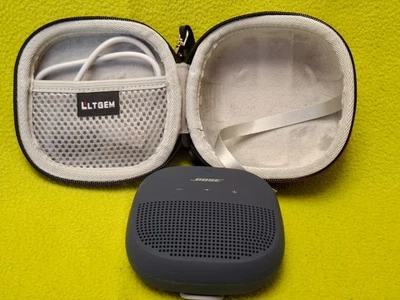 Bose SoundLink Micro Bluetooth Lautsprecher - blau-schwarz mit Tasche - Bild 1 von 4