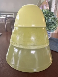 Cuencos mezcladores redondos vintage Pyrex verde amarillo 401 402 403 - Imagen 1 de 2