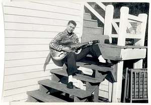 1950s Handsome Man Playing Guitar Rockabilly Cowboy Virginia Vtg Snapshot Photo - Picture 1 of 4