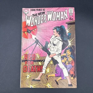 Wonder Woman 189, cubierta “nueva” de Wonder Woman. I-Ching. Red for Death 1970 DC - Imagen 1 de 17