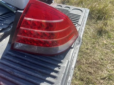 Par de luces traseras izquierda derecha Mercury Montego 2005-2007 OEM usadas Foto 1 de 4