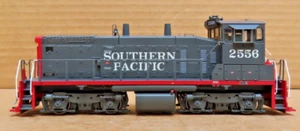 ATHEARN READY TO ROLL29668 SOUTHERN PACIFIC SW1500 #2556 HO SCALE - Picture 1 of 7