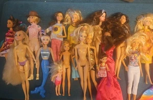 Lote de 19 muñecas marca Barbie. Y Rapunzel. - Imagen 1 de 19