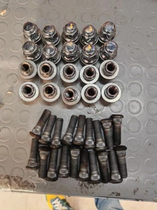 Set Da 20 Dadi M12x1.5 Piatto 21mm + Colonnette Lega Ruota Dadi per Auto Toyota - Foto 1 di 1