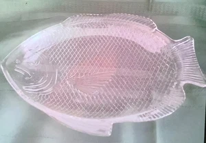 Vintage Anchor Hocking Fish-shaped Plates Pressed Glass - Picture 1 of 1