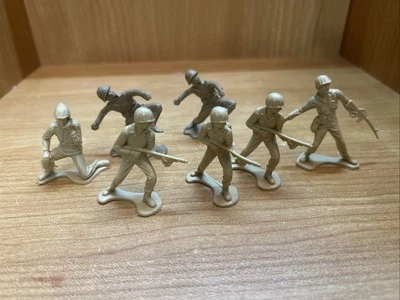 Lot Of 7 Toy Army Men Tan 2" Vintage 1963- 2 Marked Louis & Marx Co, 5 Unmarked - Image 1 of 3