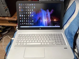 HP ENVY LAPTOP 17 inch B&O version - Win 10 - Needs attention. - Picture 1 of 11