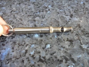 beau sifflet a ultrason - Picture 1 of 2