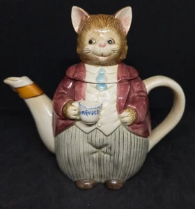 VINTAGE OTAGIRI JAPAN SUITED FATHER CAT SIPPING TEA CERAMIC TEAPOT HAND CRAFTED - Picture 1 of 8
