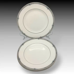 Set of 4 WEDGWOOD Amherst Platinum Salad Plates 8 1/8" Bone China ENGLAND VTG - Picture 1 of 5