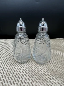 Fantasia By Princess House Glass Salt & Pepper Shakers Embossed Floral Design - Picture 1 of 3
