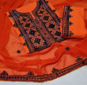 VERO SPECCHIO LAVORO MANO EMB BALOCHI 3pz TUTA CAMBRIC E CHIFFON DUPPATA. ARANCIONE - Foto 1 di 5