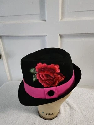 Hello Kitty Fedora Negro Foto 1 de 3