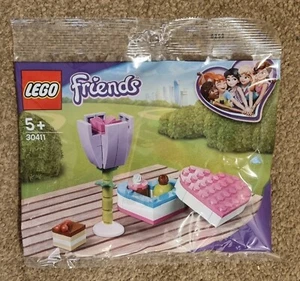 LEGO Friends : Love Heart Chocolate Box & Flower (30411) - New - Free P+P - Picture 1 of 2