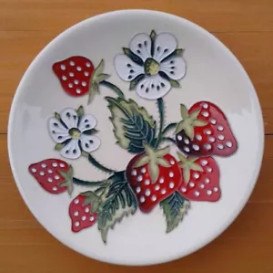 MOORCROFT “STRAWBERRIES” PIN DISH - NICOLA SLANEY. - Picture 1 of 7