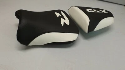 BLACK CARBON TEXTU/WHITE FRONT/REAR SEAT COVERS FITS SUZUKI GSX  600R 750R 04 05 - Image 1 of 4