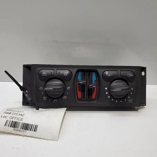 Chevrolet Monte Car 2004-2005, control de temperatura, número de pieza - 15217881 Foto 1 de 4