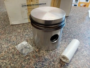 Alvis TD/TE/TF 21 3L Piston SET (6) 1.6MM oversize (85.6mm) 1959-67 Circlip type - Picture 1 of 3