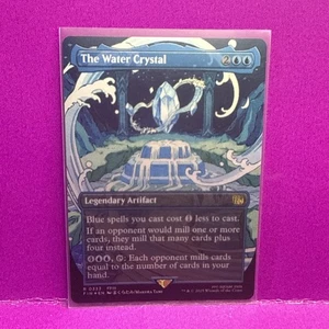 The Water Crystal (Foil) Borderless - N/M Final Fantasy Magic The Gathering MTG - Bild 1 von 2