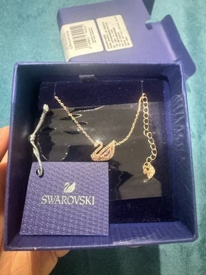 Brand NEW Swarovski swan necklace rose gold Foto 1 de 4