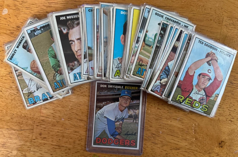 1967  Topps ⚾️Baseball⚾️ - You Pick to Complete Your Set - Cards #15-#520 - Image 1 of 1