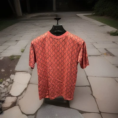 Camiseta Gucci Entrelazada G Estampado Completo Monograma Talla Mediana M Para Hombre Foto 1 de 4
