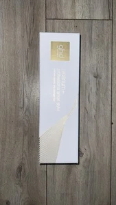 ghd platinum+ professional hair straightener (26mm plate) white - Picture 1 of 4