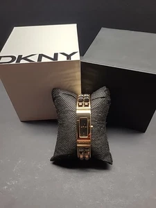 DKNY NY2228 Beekman Champagne Dial Gold Tone Stainless Steel Women's Watch - Picture 1 of 4