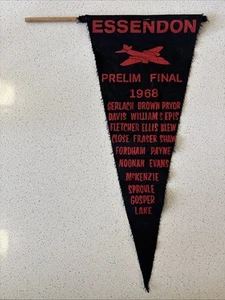 Vintage Rare Essendon Bombers 1968 Preliminary Final Pennant Team Lineup Pennant - Foto 1 di 6