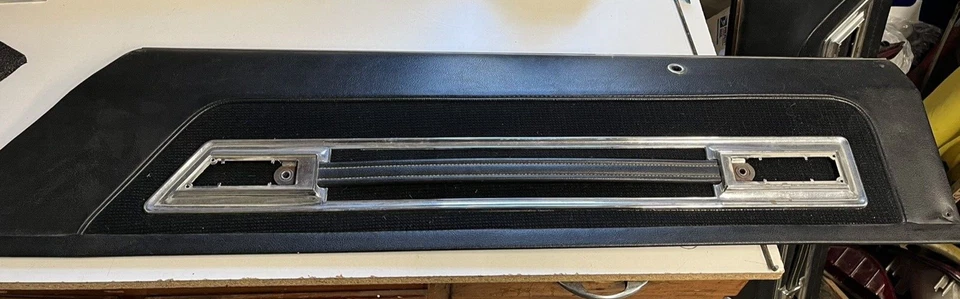 Oldsmobile 98 Buick Electra 1974 1975 1976 panel de 2 puertas derecha izquierda negro par OEM Foto 1 de 4