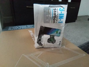 iPhone Wireless Charger 3 in 1 Charging Station - Picture 1 of 3