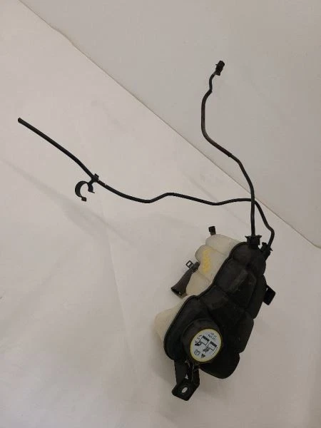 2008-2016 VOLVO 70 SERIES Coolant Reservoir XC70 312003205 Foto 1 de 4