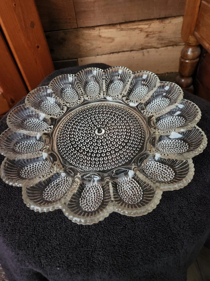 PLATO DE HUEVO HOBNAIL DE VIDRIO INDIANA DE COLECCIÓN - MIL PATRONES DE OJOS - HECHO EN EE. UU. Foto 1 de 4