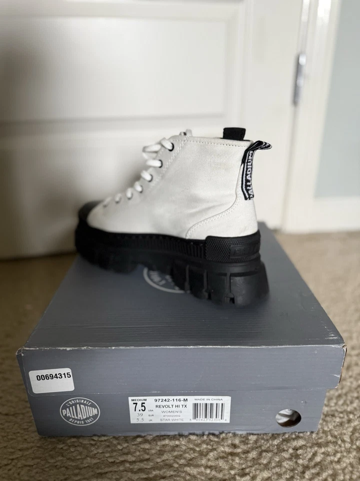 Palladium Women’s Revolt Hi TX Platform Boot, Star White, Size 7.5, New With Box - Image 1 of 4