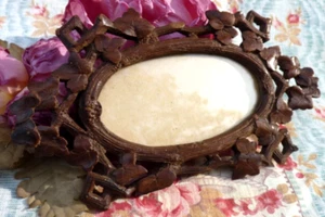 ALTER OVALER HOLZRAHMEN GESCHNITZT aus Weinblättern und Reben um 1900 - Bild 1 von 6