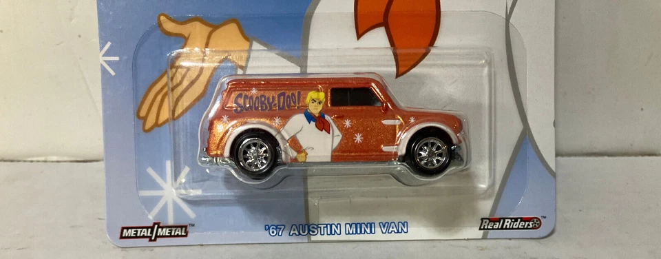 HOT WHEELS Pop Culture Scooby Doo Fred 67 Austin Mini Van Real Riders - Image 1 of 4