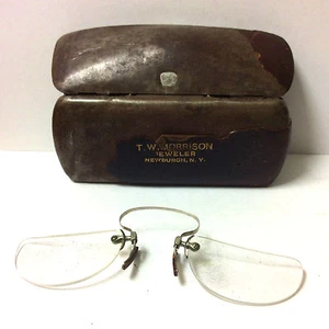 Antike Nasenzange Brille USA Mondform 1800er Jahre Metalletui Gr.W. Morrison NY SCHÖN! - Bild 1 von 5