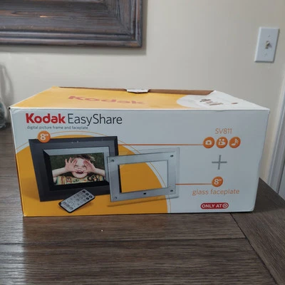 Kodak EasyShare SV811 8" Digital Picture Frame & Faceplate in Box appears unused - Image 1 of 4