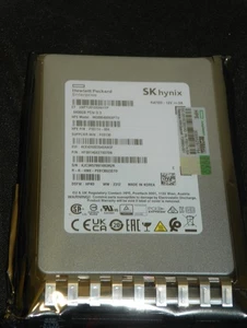 SSD Gen 4 nuovo sigillato OEM HPE 6,4 TB U.3 NVME con caddy - P19806-004 PE8030 - Foto 1 di 5